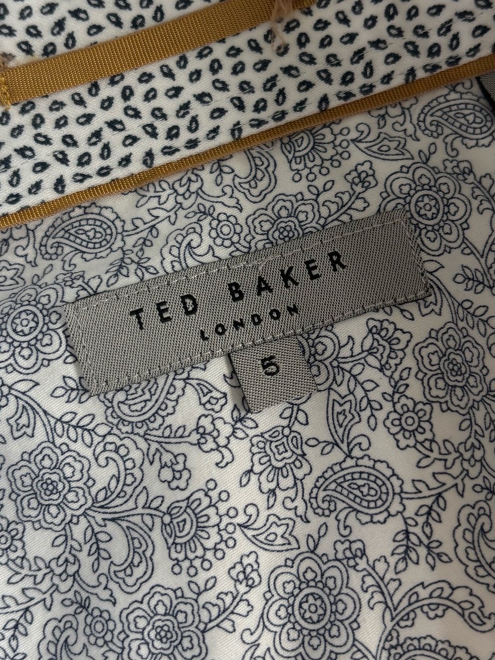 Ted Baker White Long-Sleeve Dress Shirt with Subtle Patterned Inner Collar XL - Picture 4 of 9